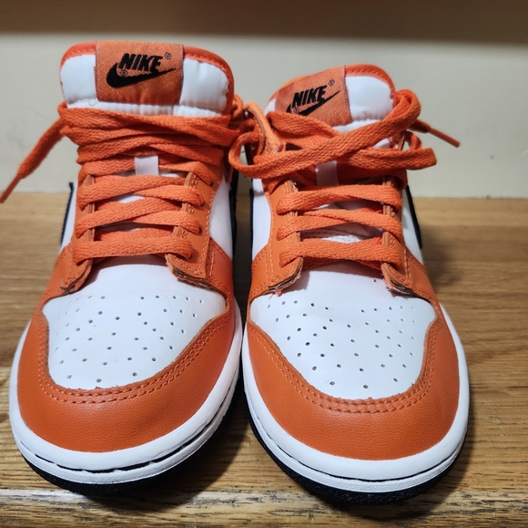 Nike Dunk Low Halloween (2022)(GS) Size 7Y/Womens 8.5 - Picture 9 of 9